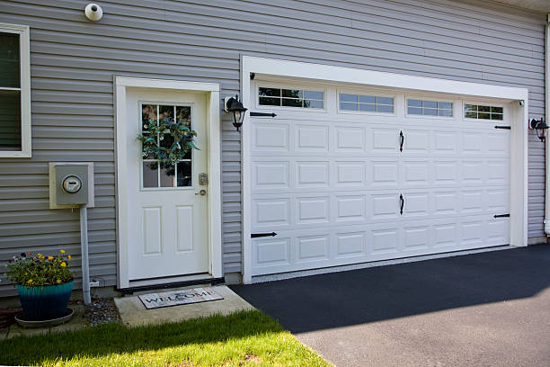 24/7 Emergency Garage Door Installation experts in West Sharyland, TX